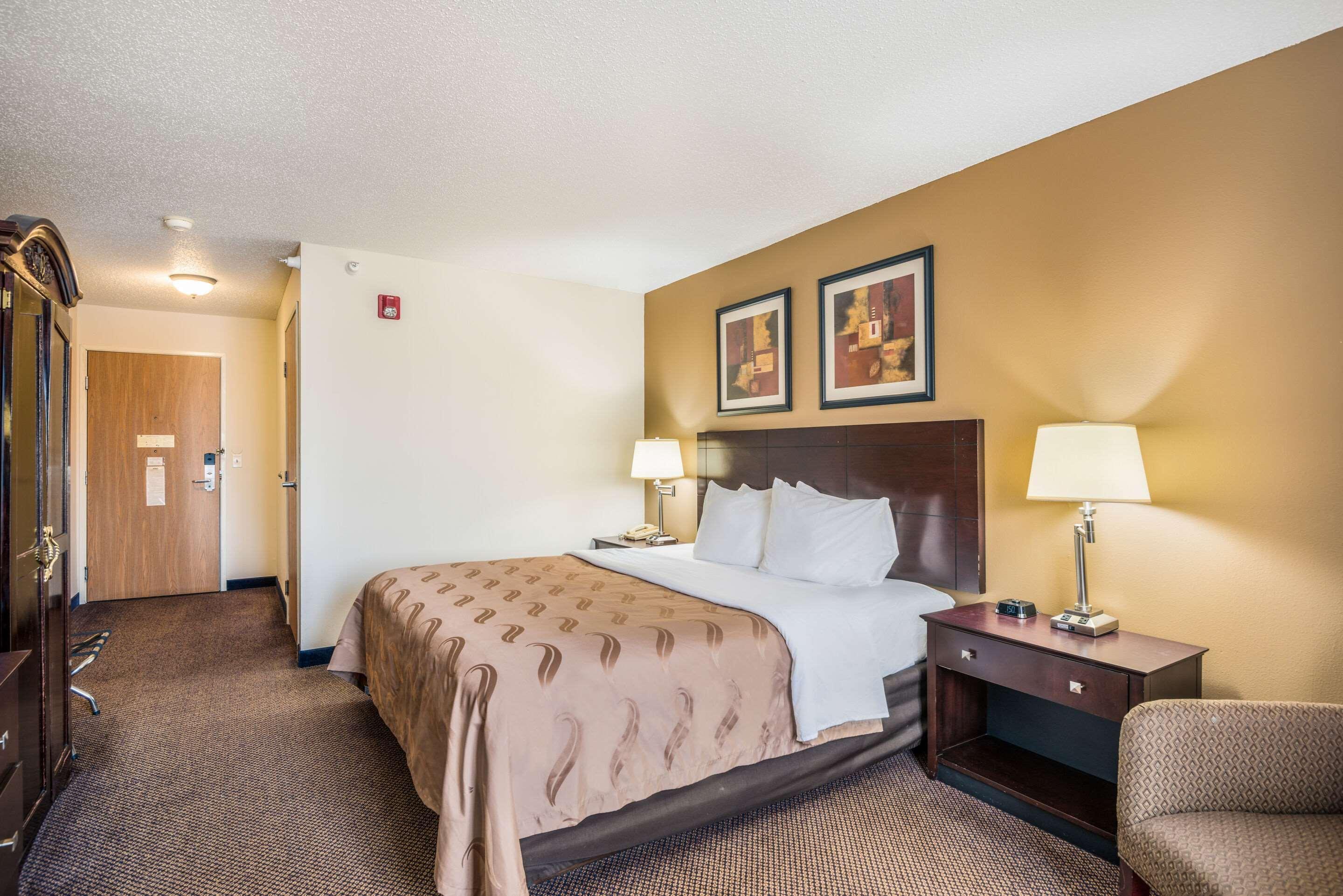 Quality Inn & Suites Eldridge Davenport North Eksteriør bilde