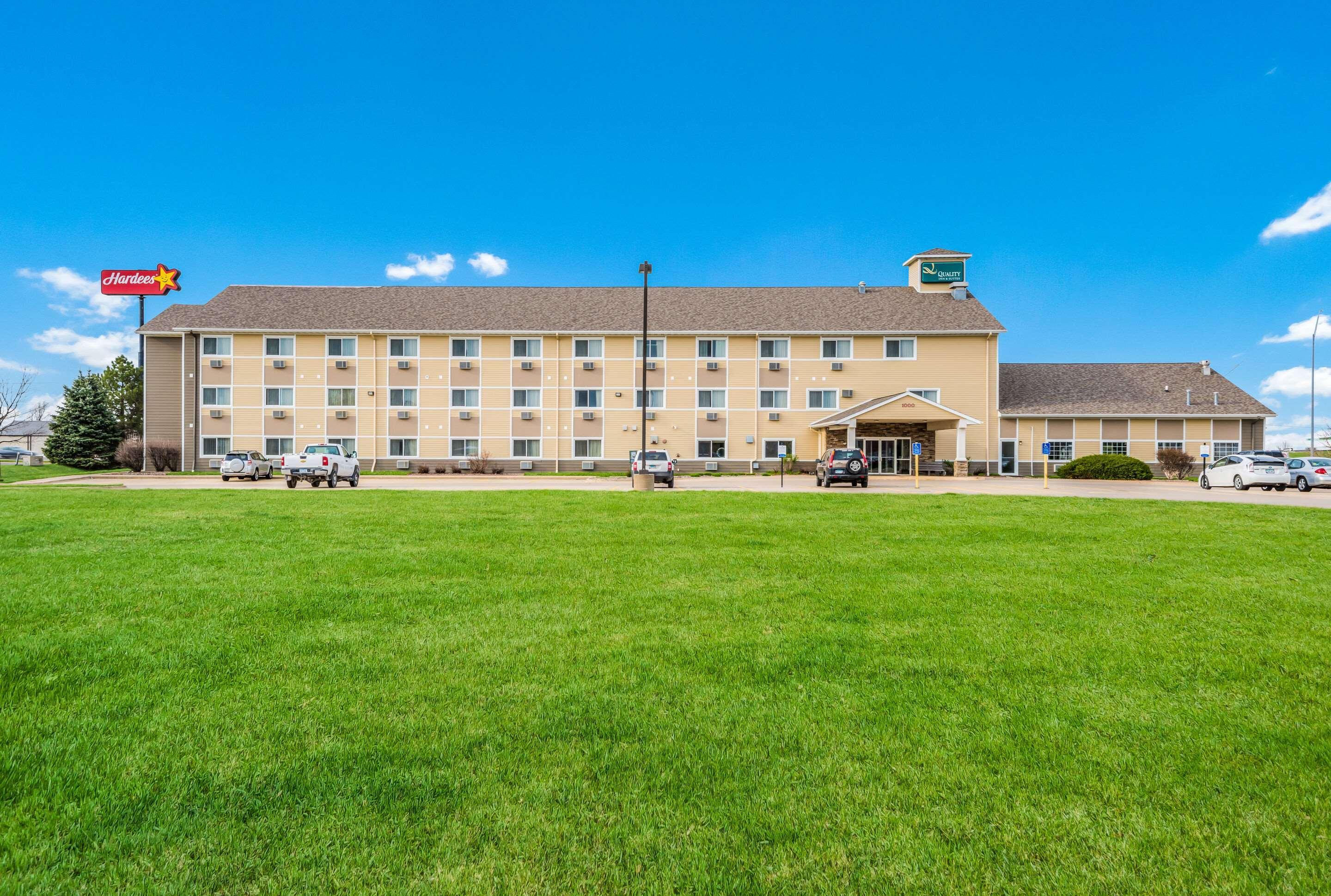 Quality Inn & Suites Eldridge Davenport North Eksteriør bilde