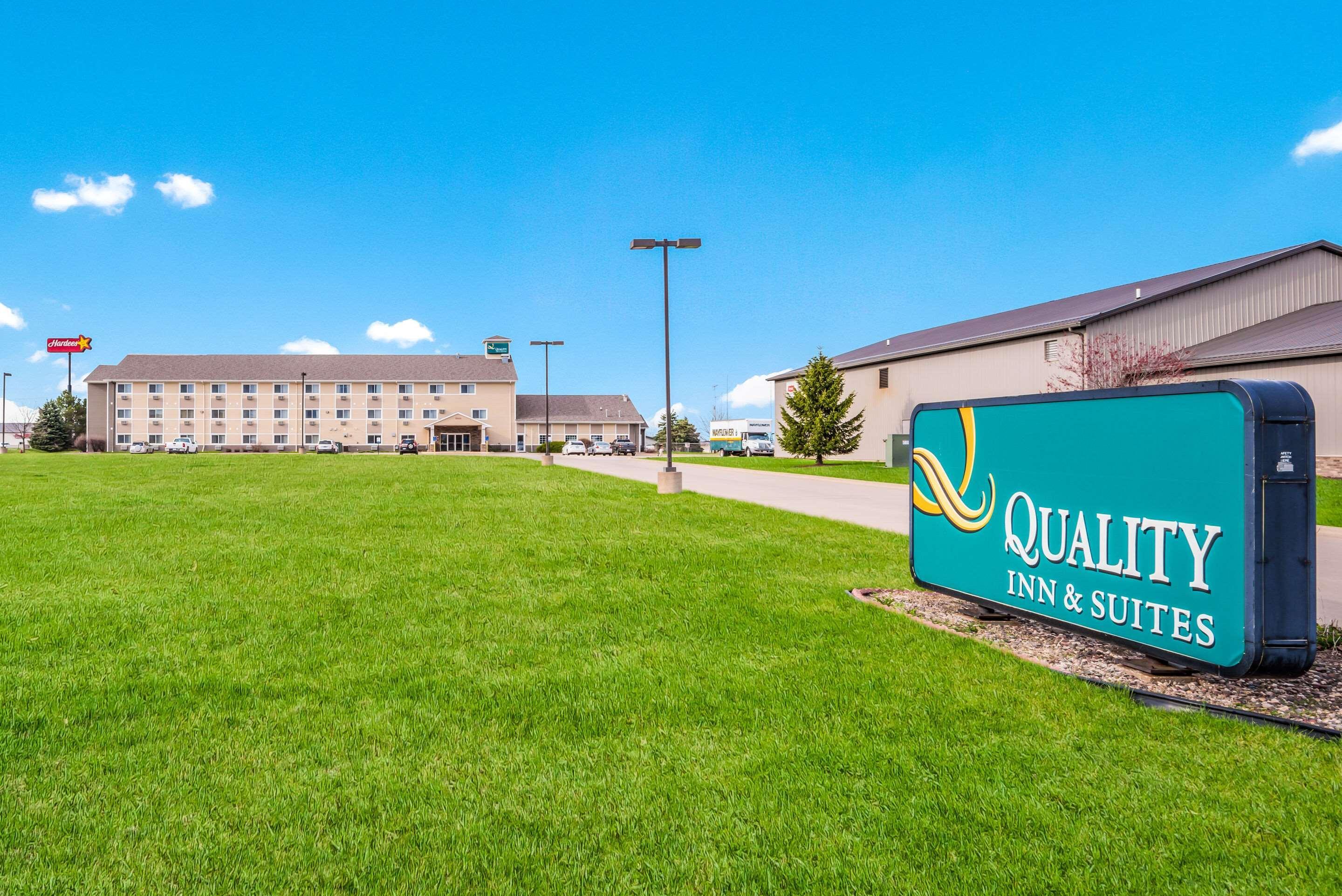 Quality Inn & Suites Eldridge Davenport North Eksteriør bilde