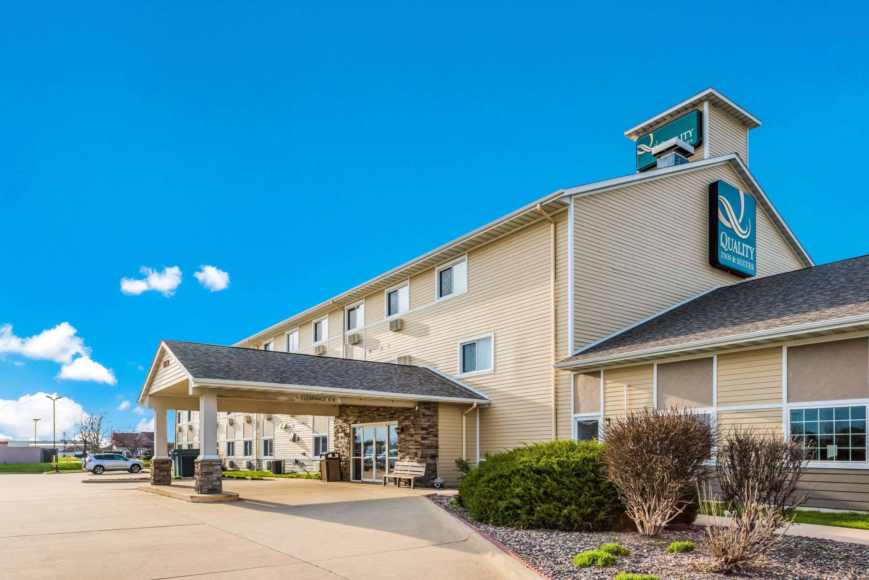Quality Inn & Suites Eldridge Davenport North Eksteriør bilde