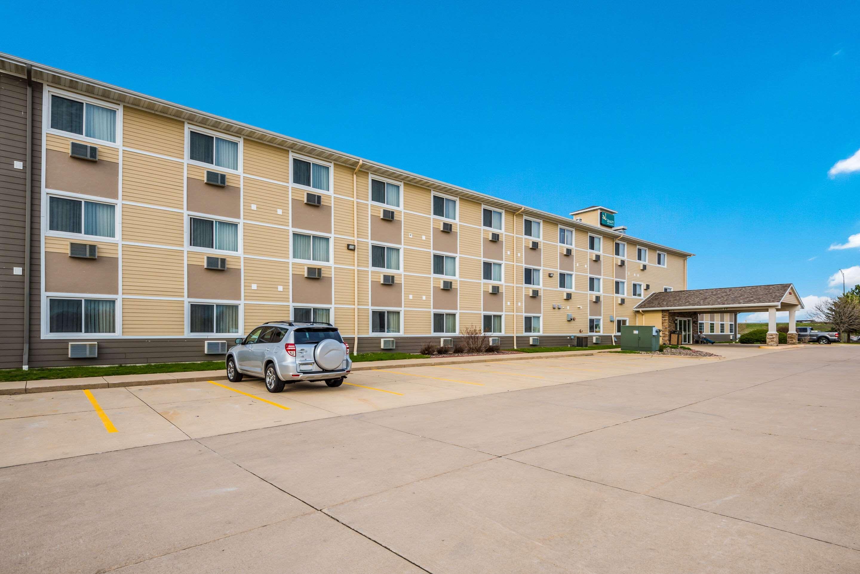 Quality Inn & Suites Eldridge Davenport North Eksteriør bilde
