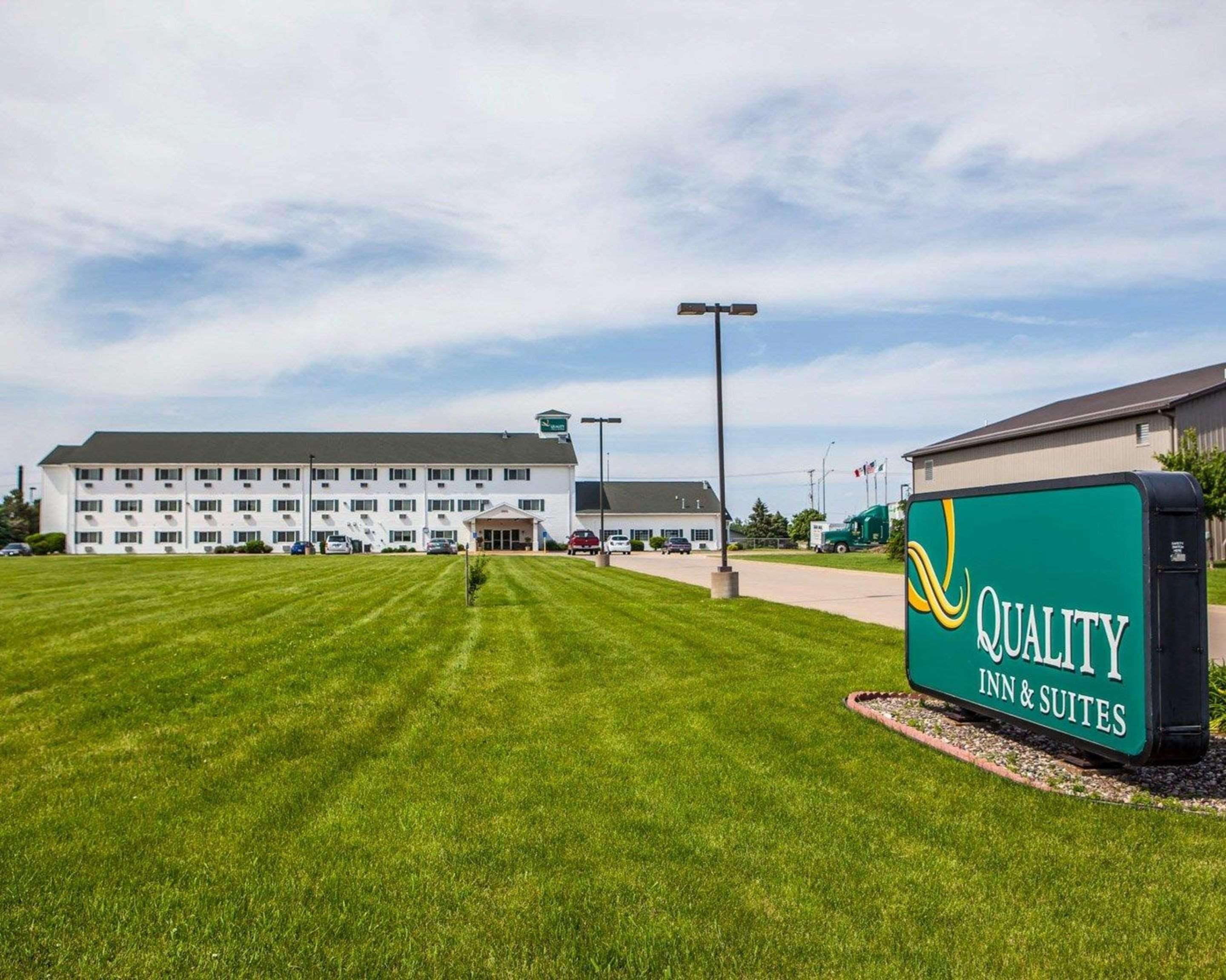 Quality Inn & Suites Eldridge Davenport North Eksteriør bilde