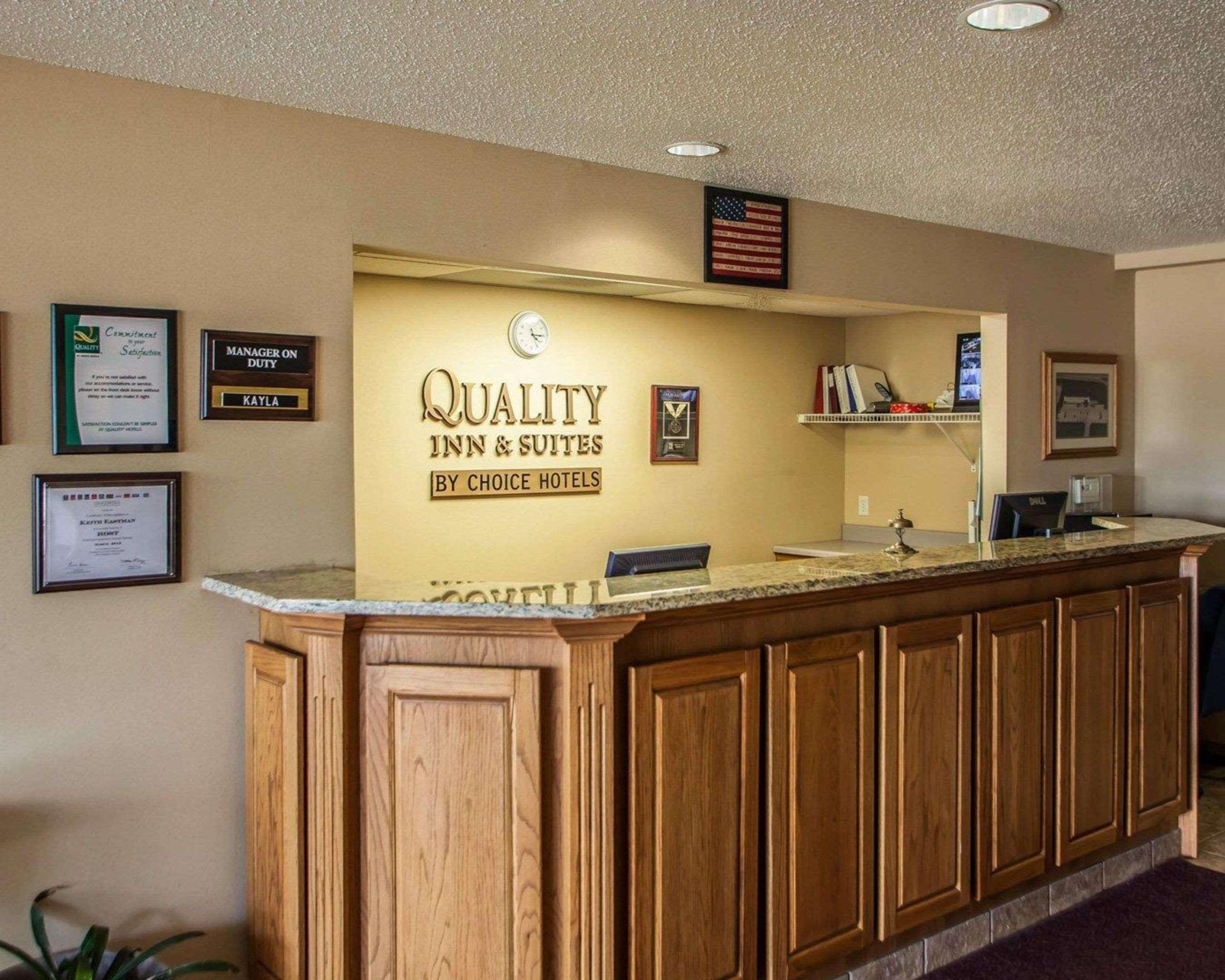 Quality Inn & Suites Eldridge Davenport North Eksteriør bilde