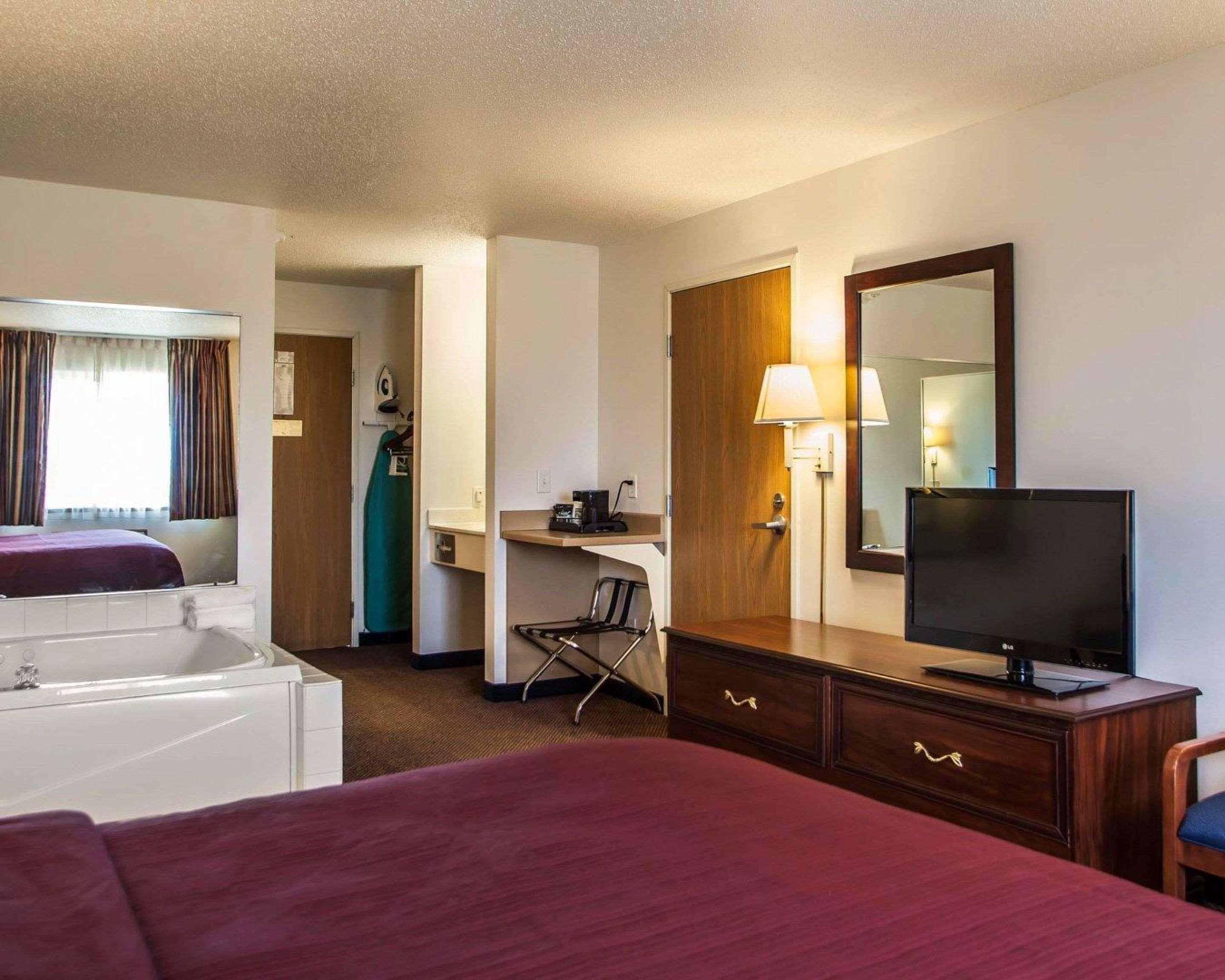 Quality Inn & Suites Eldridge Davenport North Eksteriør bilde