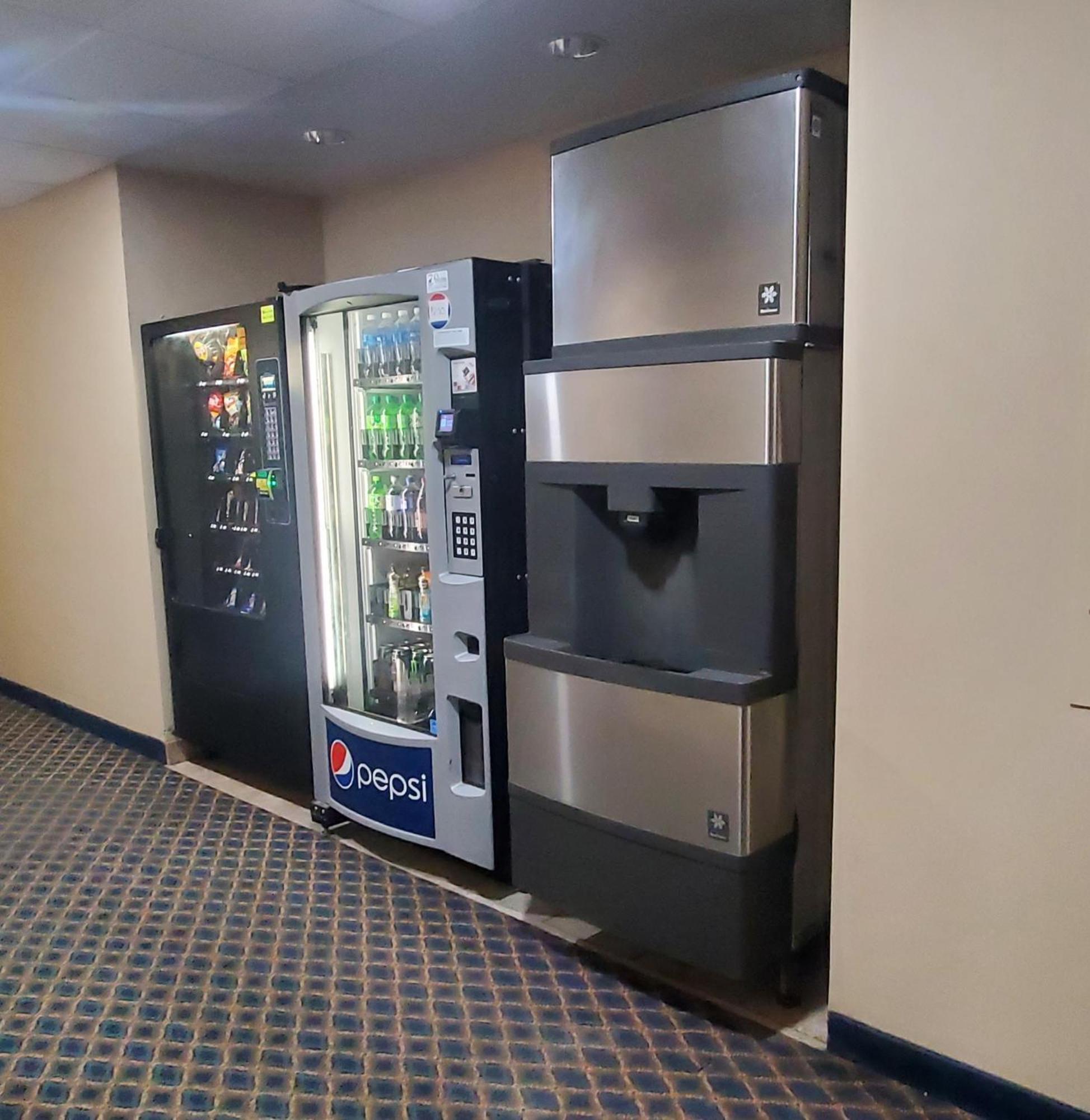 Quality Inn & Suites Eldridge Davenport North Eksteriør bilde